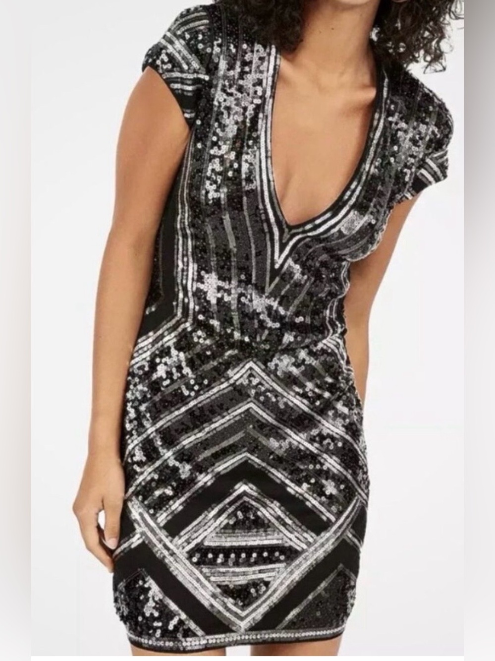 🌟 NWT Express Black and Silver Sequin V-Neck Mini Dress